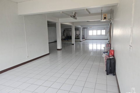 Entrepôt à Bangkok, Thaïlande 1 m2 № 190496 - photo 2