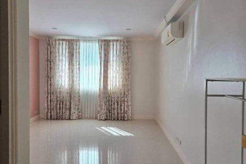 Condominio de 3 dormitorios en Suan Luang, Bangkok, Tailandia № 151017 - foto 6