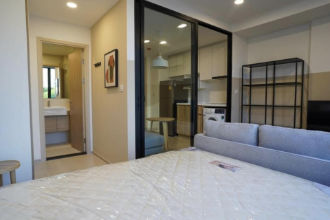 Estudio en el condominio en Khlong Toei, Bangkok, Tailandia № 157092 - foto 2