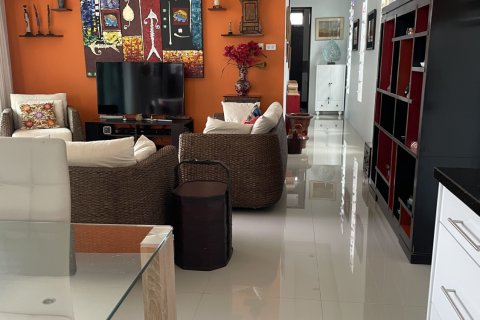 Casa de 3 dormitorios en Phuket, Tailandia № 161205