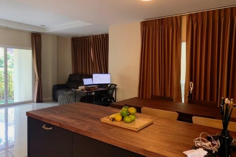 Casa de 4 dormitorios en Bangkok, Tailandia № 65904 - foto 10