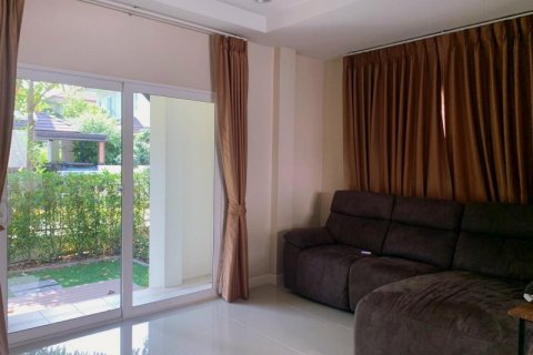 Casa de 4 dormitorios en Bangkok, Tailandia № 65904 - foto 6