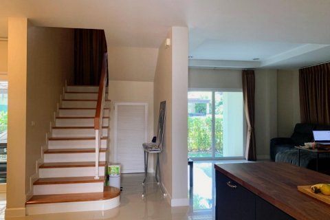 Casa de 4 dormitorios en Bangkok, Tailandia № 65904 - foto 7