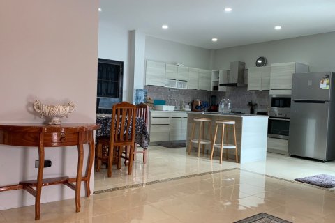 Casa de 3 dormitorios en Pattaya, Tailandia № 157464 - foto 16