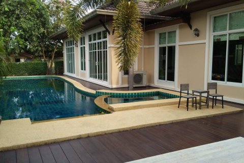 Casa de 4 dormitorios en Pattaya, Tailandia № 157469 - foto 5
