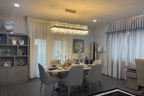 Casa de 5 dormitorios en Pattaya, Tailandia № 157466 - foto 9