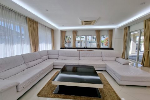 Casa de 2 dormitorios en Pattaya, Tailandia № 157463 - foto 7