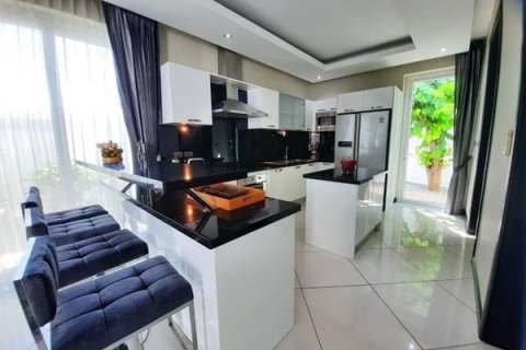 Casa de 5 dormitorios en Pattaya, Tailandia № 157465 - foto 5