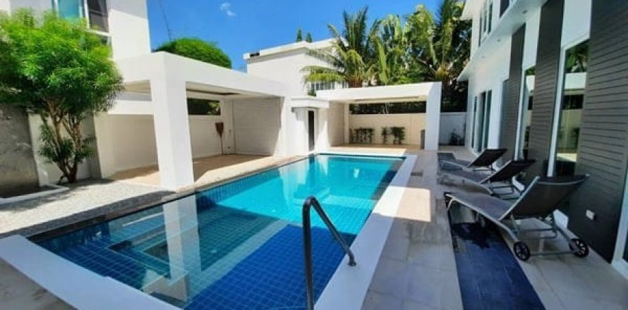 Casa de 5 dormitorios en Pattaya, Tailandia № 157465