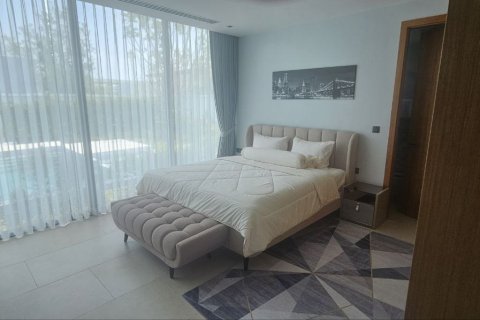 Chalet de 4 dormitorios en Pattaya, Tailandia № 163926 - foto 14