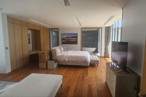 Chalet de 4 dormitorios en Pattaya, Tailandia № 163926 - foto 10