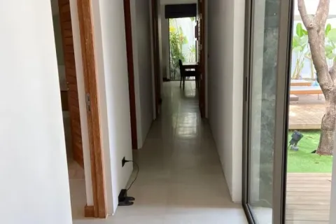 Casa de 3 dormitorios en Bang Tao, Tailandia № 163940 - foto 18