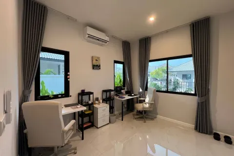 Casa de 3 dormitorios en Pattaya, Tailandia № 160245 - foto 10