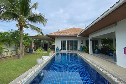 Chalet de 3 dormitorios en Hua Hin, Tailandia № 168673 - foto 2