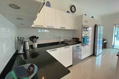 Chalet de 3 dormitorios en Hua Hin, Tailandia № 168673 - foto 26