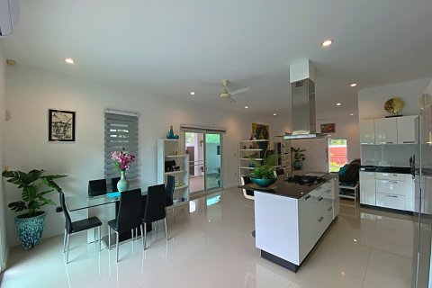 Chalet de 3 dormitorios en Hua Hin, Tailandia № 168673 - foto 24