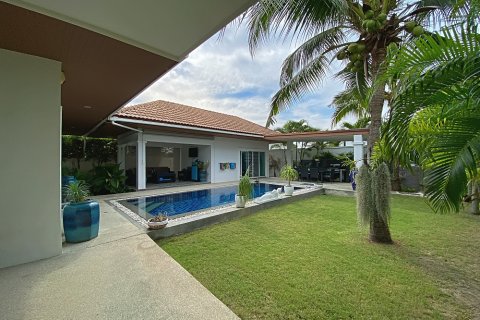 Chalet de 3 dormitorios en Hua Hin, Tailandia № 168673 - foto 7