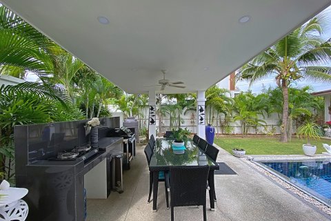 Chalet de 3 dormitorios en Hua Hin, Tailandia № 168673 - foto 15