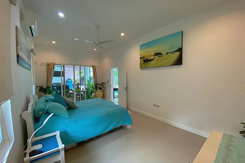 Chalet de 3 dormitorios en Hua Hin, Tailandia № 168673 - foto 30