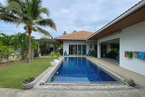 Chalet de 3 dormitorios en Hua Hin, Tailandia № 168673 - foto 17