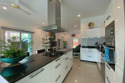 Chalet de 3 dormitorios en Hua Hin, Tailandia № 168673 - foto 25