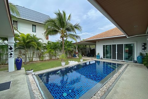 Chalet de 3 dormitorios en Hua Hin, Tailandia № 168673 - foto 3
