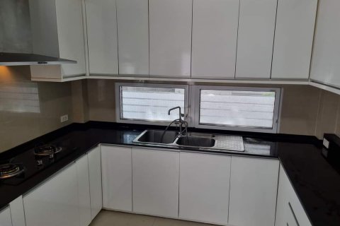 Condominio de 5 dormitorios en Chatuchak, Bangkok, Tailandia № 133956 - foto 5