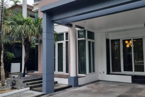 Condominio de 5 dormitorios en Chatuchak, Bangkok, Tailandia № 133956 - foto 13