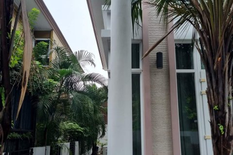 Condominio de 5 dormitorios en Chatuchak, Bangkok, Tailandia № 133956 - foto 16