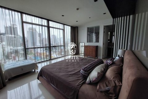 Condominio de 3 dormitorios en Pathum Wan, Bangkok, Tailandia № 133961 - foto 27