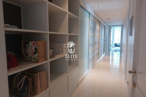 Condominio de 3 dormitorios en Pathum Wan, Bangkok, Tailandia № 133961 - foto 22
