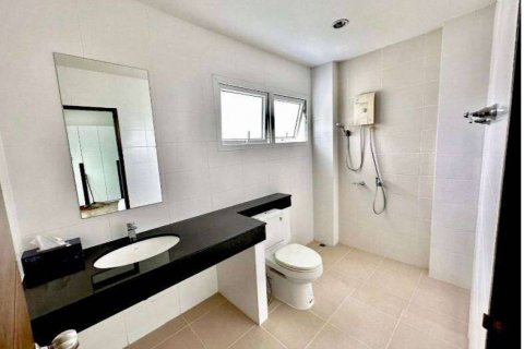Casa de 4 dormitorios en Pattaya, Tailandia № 71858 - foto 13