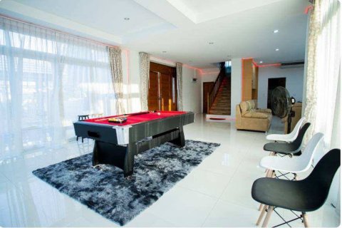 Casa de 4 dormitorios en Pattaya, Tailandia № 71858 - foto 10