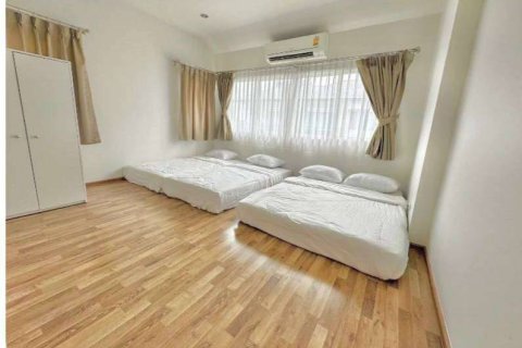 Casa de 4 dormitorios en Pattaya, Tailandia № 71858 - foto 14