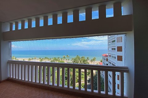 Condominio de 2 dormitorios en Hua Hin, Tailandia № 168655 - foto 11