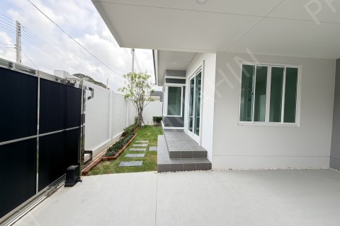 Chalet de 3 dormitorios en Hua Hin, Tailandia № 194798 - foto 3