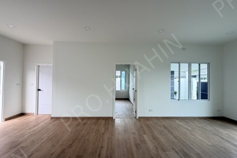Chalet de 3 dormitorios en Hua Hin, Tailandia № 194798 - foto 8