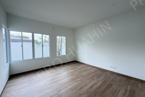 Chalet de 3 dormitorios en Hua Hin, Tailandia № 194798 - foto 5