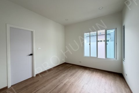 Chalet de 3 dormitorios en Hua Hin, Tailandia № 194797 - foto 2