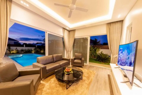 Chalet de 2 dormitorios en Hua Hin, Tailandia № 134505 - foto 4