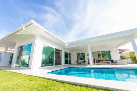 Chalet de 2 dormitorios en Hua Hin, Tailandia № 134505 - foto 2