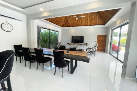 Chalet de 3 dormitorios en Surat Thani, Tailandia № 134509 - foto 8