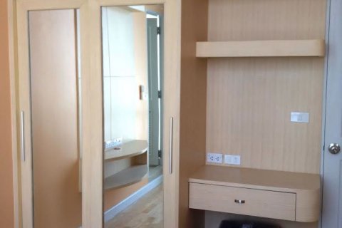 Condominio de 2 dormitorios en Khlong San, Bangkok, Tailandia № 47682 - foto 11
