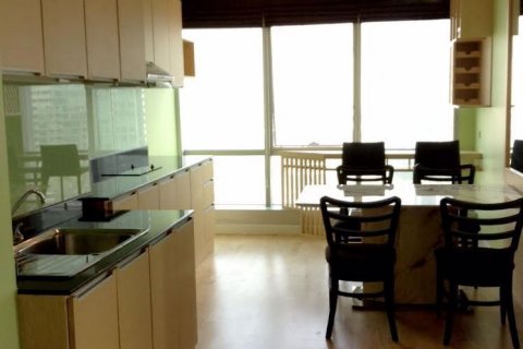 Condominio de 2 dormitorios en Khlong San, Bangkok, Tailandia № 47682 - foto 2