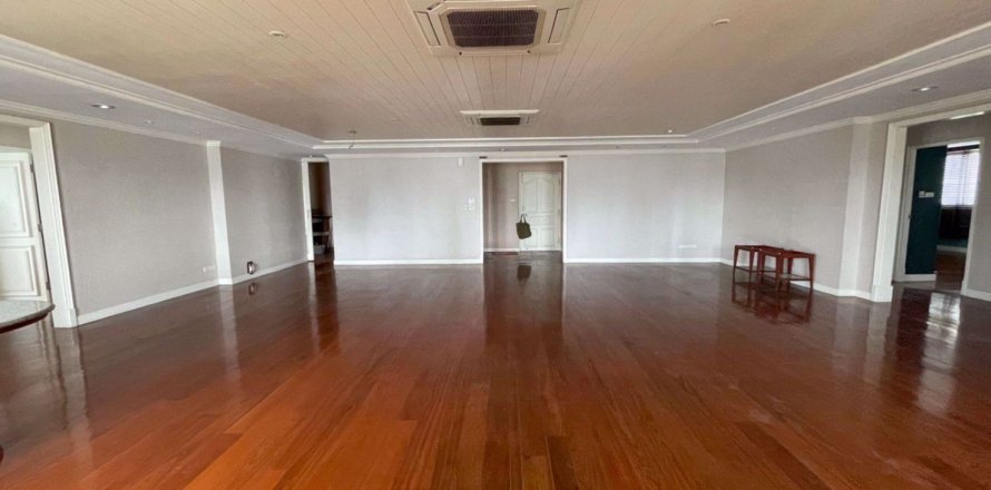 Condominio de 4 dormitorios en Watthana, Bangkok, Tailandia № 47684