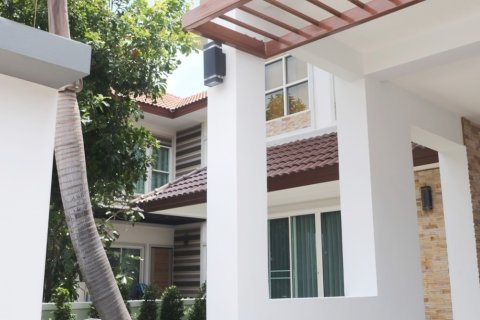House in Hang Dong, Thailand 4 bedrooms № 200336 - photo 3