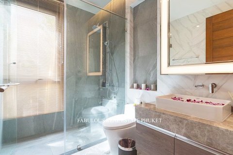 Villa in Bang Tao, Thailand 3 bedrooms № 179625 - photo 11