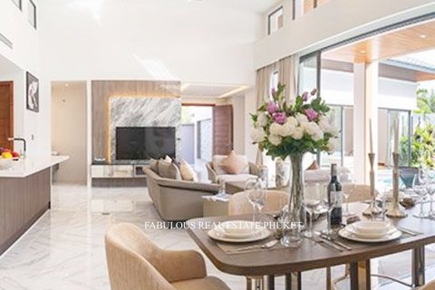 Villa in Bang Tao, Thailand 3 bedrooms № 179625 - photo 16