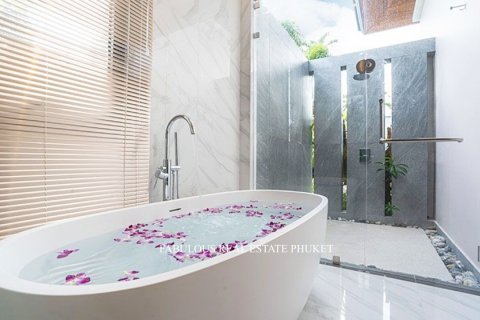 Villa in Bang Tao, Thailand 3 bedrooms № 179625 - photo 7