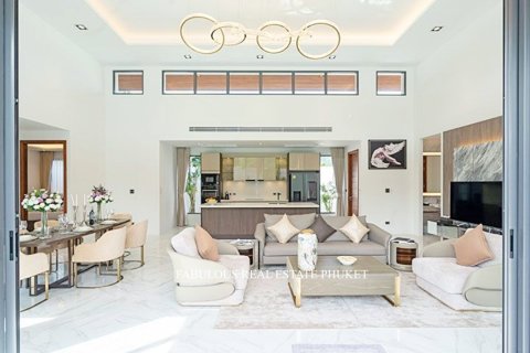 Villa in Bang Tao, Thailand 3 bedrooms № 179625 - photo 15